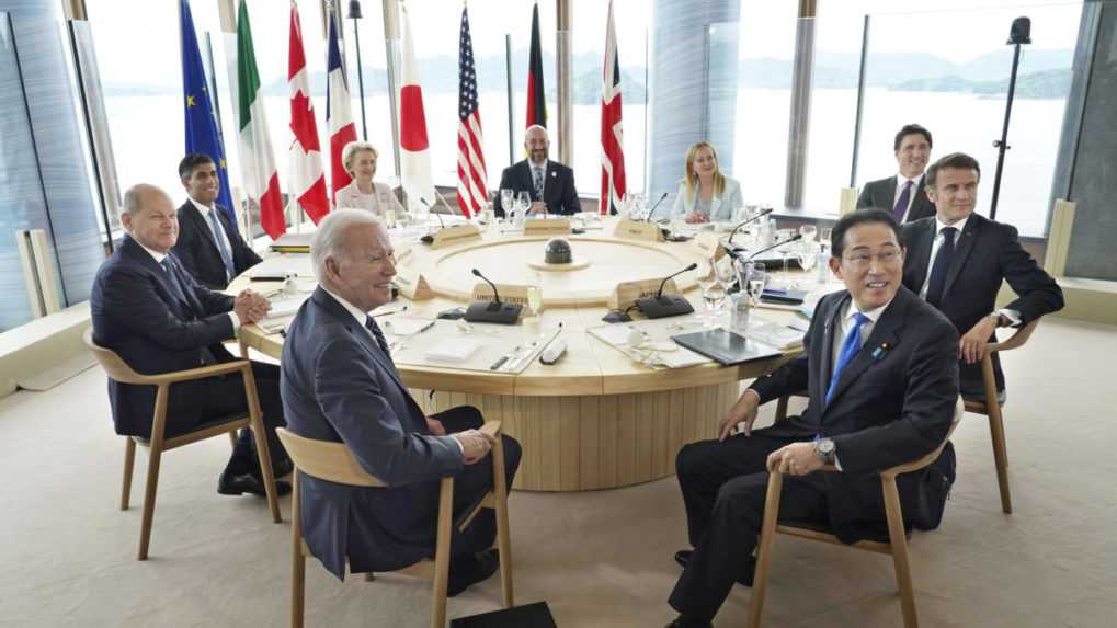 Lídri štátov na samite skupiny G7.