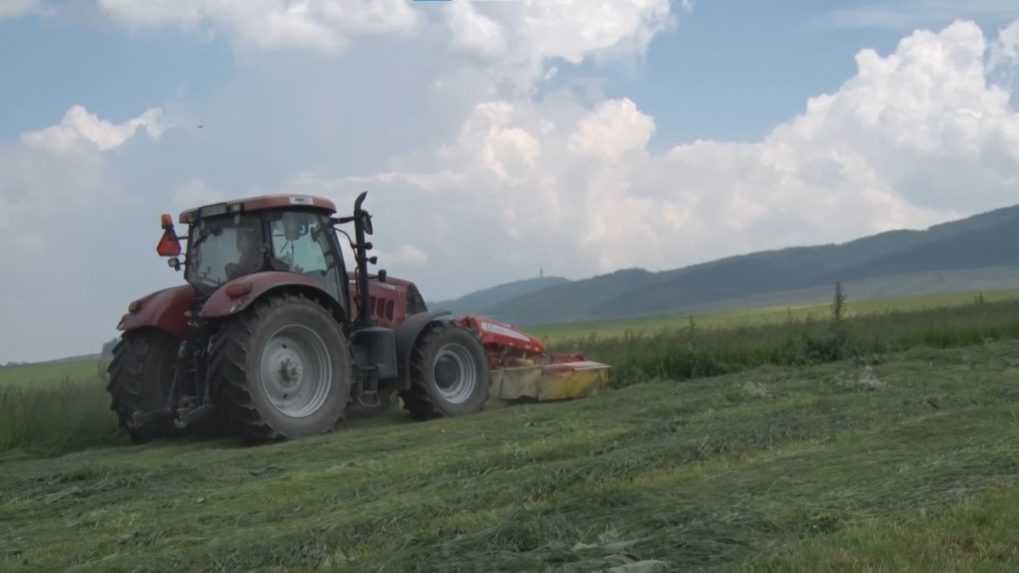 Niektorým farmárom ešte nezaplatili za minuloročné obrábanie pôdy. PPA tvrdí, že má na to ešte čas