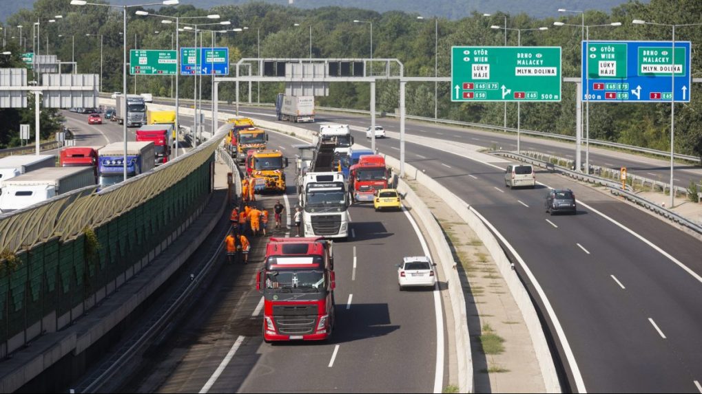 SkyToll bude vyberať mýto do konca budúceho roka. Požiadala ju o to NDS