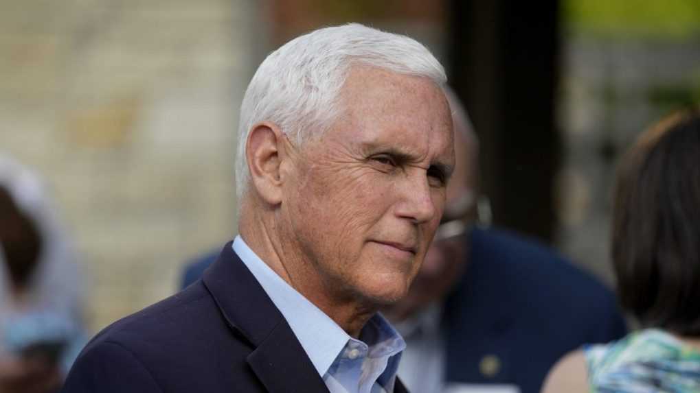 Mike Pence stiahol svoju prezidentskú kandidatúru: Toto nie je moja doba, odkázal Američanom