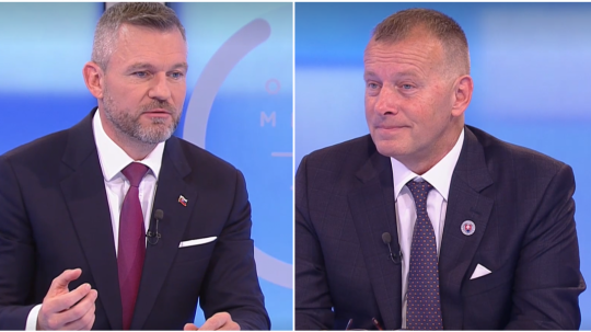 Zľava líder strany Hlas-SD Peter Pellegrini a predseda strany Sme rodina Boris Kollár.