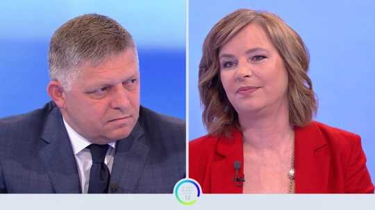 Na snímke hostia diskusnej relácie RTVS O 5 minút 12 Robert Fico a Veronika Remišová.