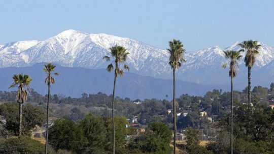 Zasnežené hory San Gabriel Mountains