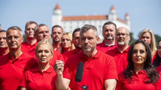 Predseda Hlasu-SD Peter Pellegrini predstavuje kandidátnu listinu do volieb.