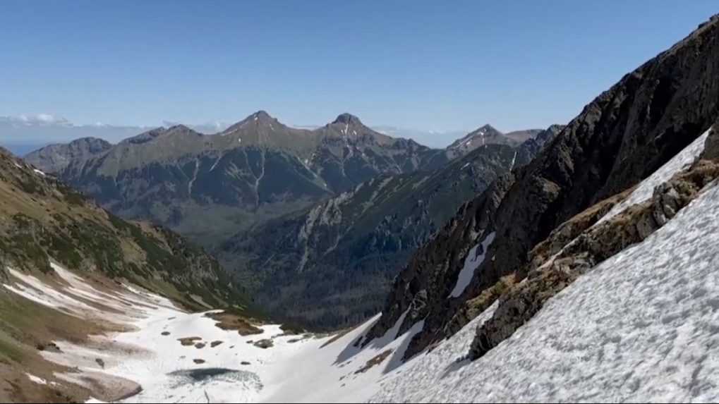 Tragédia v Tatrách: Nezvestného poľského turistu našli mŕtveho na slovenskej strane hrebeňa