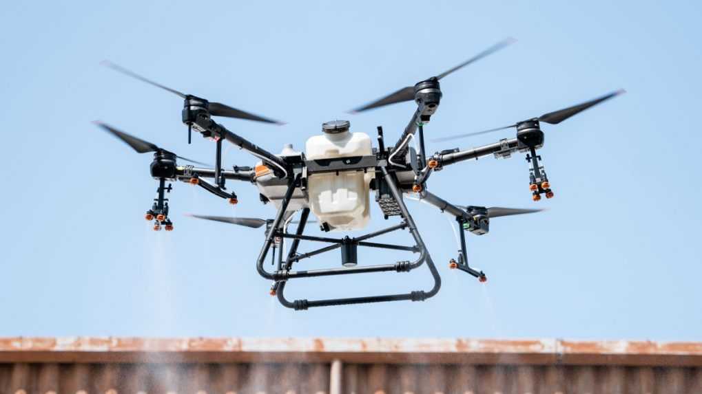 Na ilustračnej snímke dron.