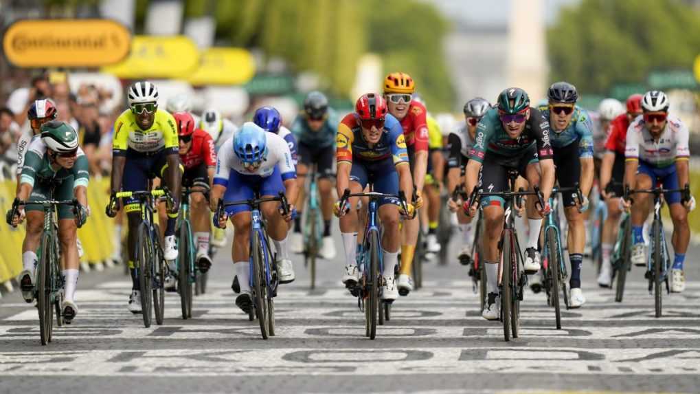 VIDEO: Posledná Tour Petra Sagana je za nami. Špurt na Champs-Élysées ovládol Belgičan Meeus