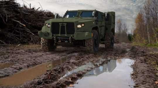 Ľahké taktické viacúčelové vozidlo (JLTV) 4x4.