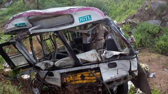 havarovaný autobus