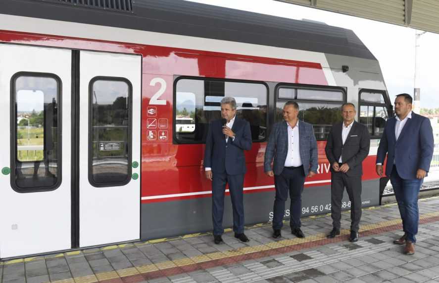 predstavujú nové električky