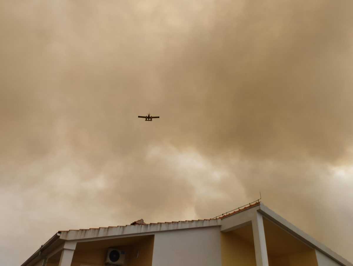 Z po&Atilde;&Acirc;&frac34;iaru sa &Atilde;&Acirc;&iexcl;&Atilde;&Acirc;&shy;ri hust&Atilde;&Acirc;&frac12; dym, hasi&Atilde;&Acirc;&yen; pom&Atilde;&Acirc;&iexcl;haj&Atilde;&Acirc;&ordm; aj lietadl&Atilde;&Acirc;&iexcl;.