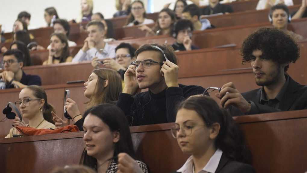 Rezort školstva chce na Slovensku udržať mladé talenty: Študenti vysokých škôl budú môcť získať štipendium