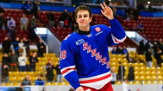 Slovenský útočník Filip Mešár vo farbách Kitchener Rangers.