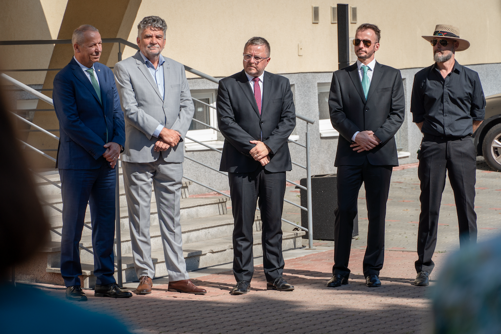 Na budove banskobystrick&Atilde;&Acirc;&copy;ho &Atilde;&Acirc;&iexcl;t&Atilde;&Acirc;&ordm;dia RTVS odhalili pam&Atilde;&Acirc;&curren;tn&Atilde;&Acirc;&ordm; tabu&Atilde;&Acirc;&frac34;u novin&Atilde;&Acirc;&iexcl;rke Ote Pl&Atilde;&Acirc;&iexcl;vkovej.