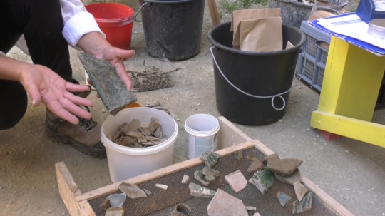 Na Hrušovskom hrade v pohorí Tribeč vrcholí archeologický výskum.