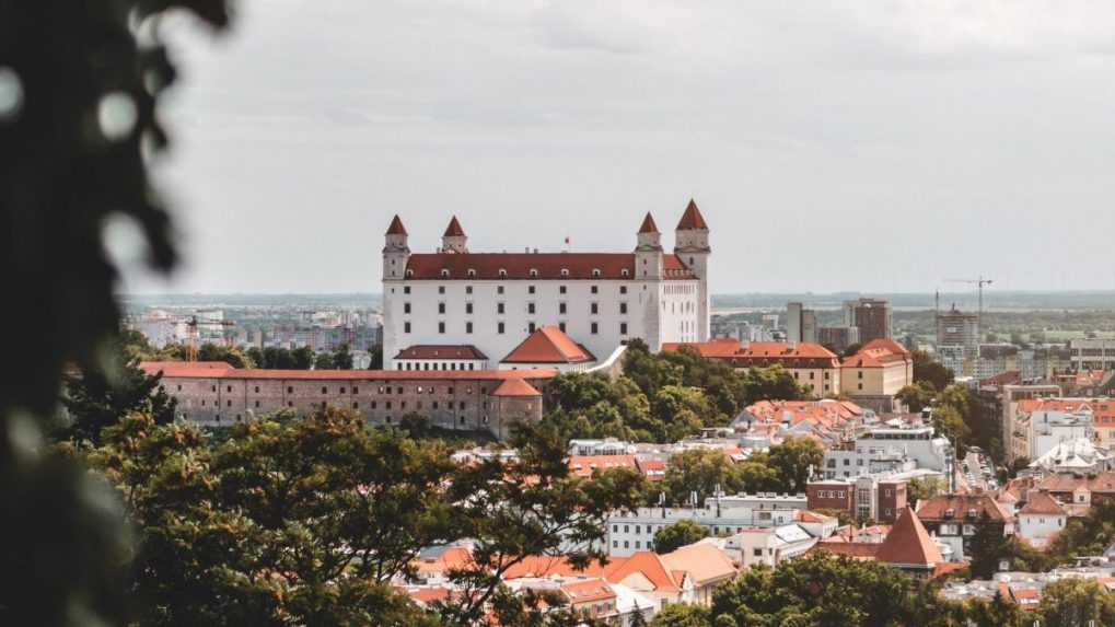 Prieskum ukázal, za čo sa Bratislavčania v hlavnom meste najviac hanbia