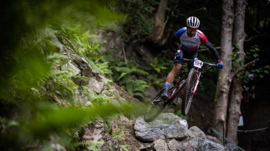 Slovenský cyklista Peter Sagan. na MS v Glasgowe počas pretekov v cross country.