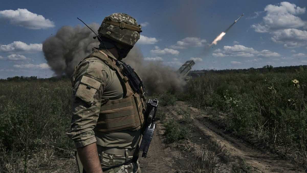 Ukrajinsk&yacute; dronov&yacute; &uacute;tok po&scaron;kodil moskovsk&uacute; rafin&eacute;riu, prev&aacute;dzka z&aacute;vodu je ot&aacute;zna