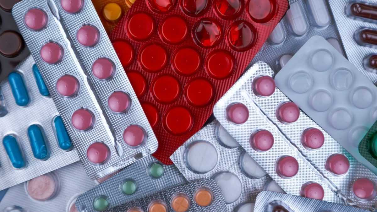 Farmaceutick&eacute; firmy sľ&uacute;bili Spojen&yacute;m &scaron;t&aacute;tom lacnej&scaron;ie lieky, doplatiť by na to mohla Eur&oacute;pa