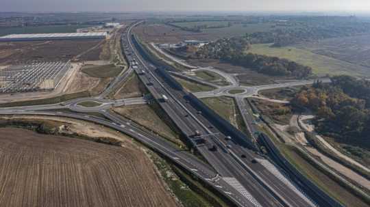 Na snímke z dronu križovatka Triblavina pri Bratislave.