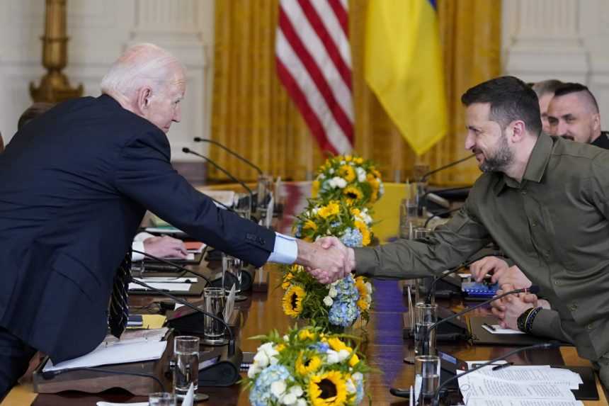 Volodymyr Zelenskyj sa poďakoval Joeovi Bidenovi za podporu Ukrajiny