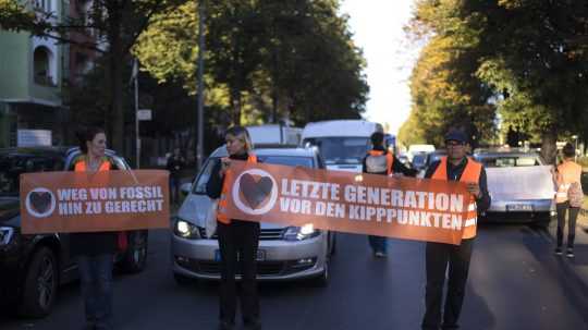 Klimatickí aktivisti zo skupiny Letzte Generation.