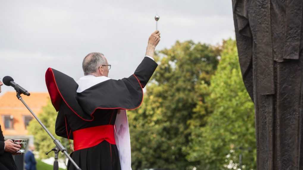 Demokracie všade vo svete čelia ohrozeniu. Zhodli sa na tom prezidentka a kardinál Parolin