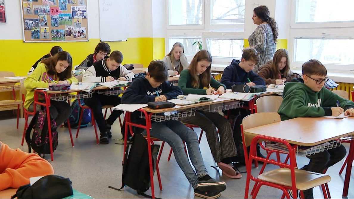 Menej memorovania, viac porozumenia: Z&aacute;kladn&eacute; &scaron;koly začn&uacute; od septembra učiť povinne po novom