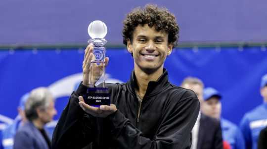 Na snímke kanadský tenista Gabriel Diallo, ktorý sa stal víťazom dvojhry na bratislavskom challengeri Peugeot Slovak Open.