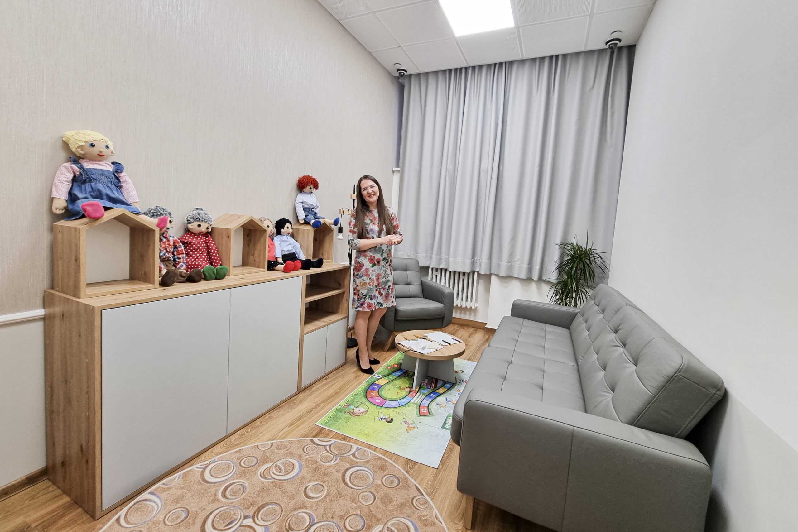 PoverenÃƒÂ¡ predsednÃƒÂ­Ã„Âka mestskÃƒÂ©ho sÃƒÂºdu Bratislava II Anna KriÃ…Â¾ÃƒÂ¡kovÃƒÂ¡ vo vypoÃ„ÂÃƒÂºvacej miestnosti pre deti a zraniteÃ„Â¾nÃƒÂ© osoby.