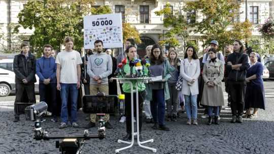 Zástupcovia environmentálnych organizácií.