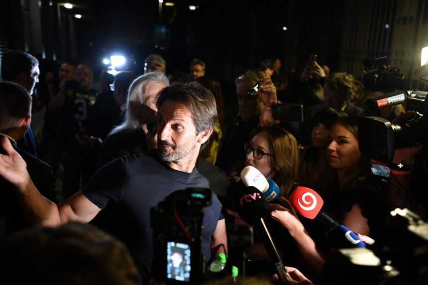 Robert Kaliňák (Smer-SD) počas príchodu na volebnú noc do centrály strany.