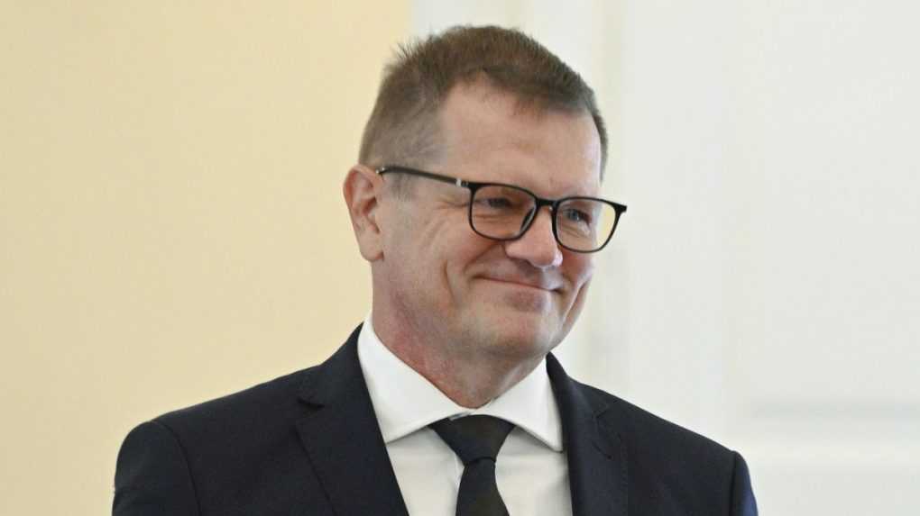 Poslanec parlamentu za stranu Hlas-SD Peter Kmec. Poslanec parlamentu za stranu Hlas-SD Peter Kmec.