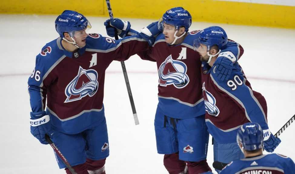 NHL: Golden Knights a Avalanche zostávajú bez prehry, Slováci nebodovali