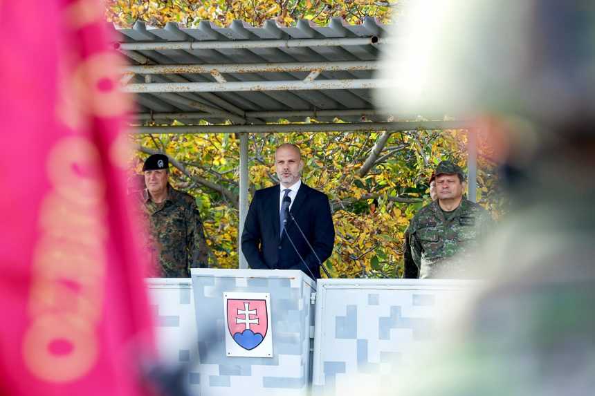 Na snímke minister obrany Martin Sklenár.