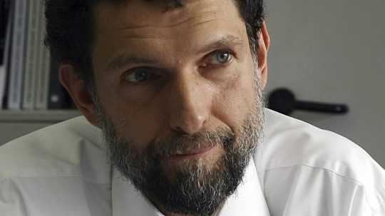 Na snímku odsúdený turecký filantrop a aktivista Osman Kavala.