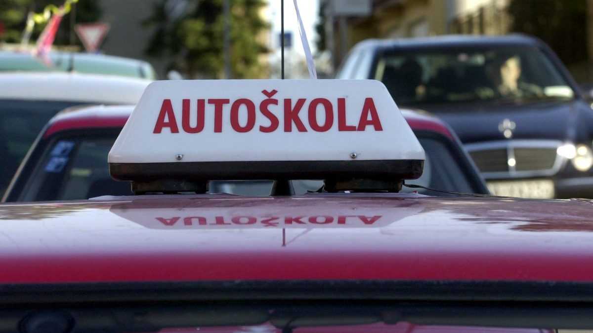 Auto&scaron;koly čakaj&uacute; zmeny. Rozhoduj&uacute;ce bude dosiahnut&eacute; vzdelanie uch&aacute;dzačov