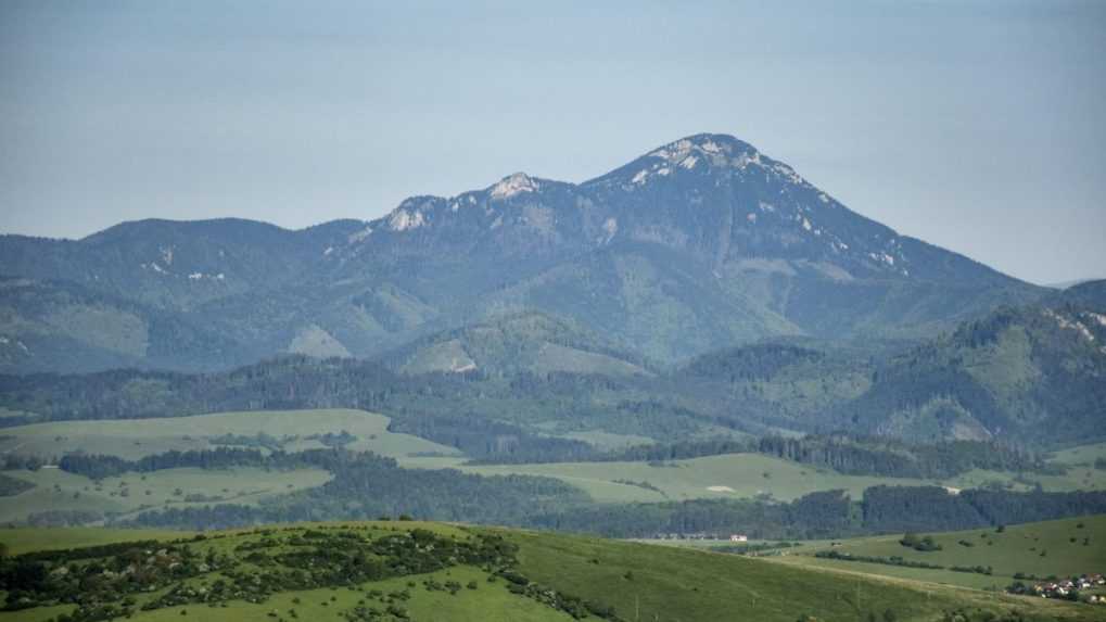 Na Slovensku platia výstrahy pred silným vetrom, týkajú sa viacerých okresov