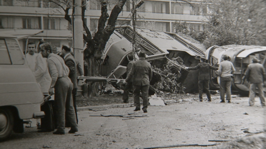 Archívna snímka z nehody električky v Košiciach z roku 1978.