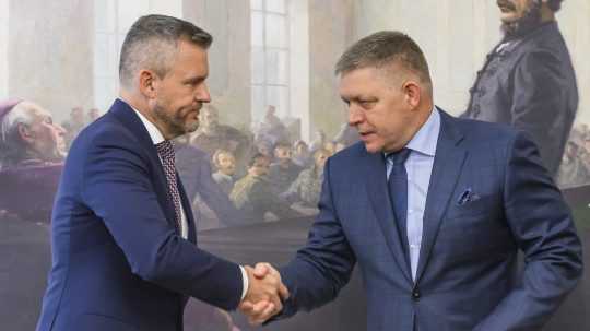 Predseda HLAS-SD Peter Pellegrini a predseda SMER-SD Robert Fico