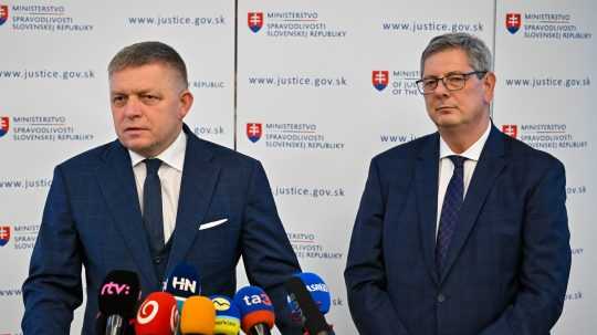 Predseda vlády SR Robert Fico a minister spravodlivosti SR Boris Susko.