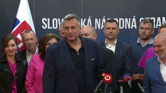 Na snímke v popredí predseda SNS Andrej Danko.