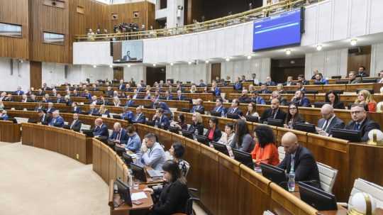 Na snímke plénum počas schôdze NRSR k Programovému vyhláseniu vlády (PVV).