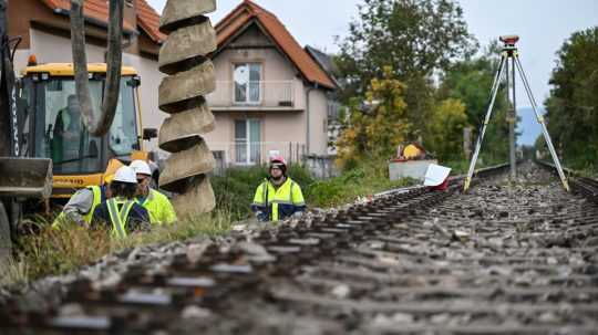 Stavebné práce v rámci výstavby terminálu integrovanej osobnej prepravy.