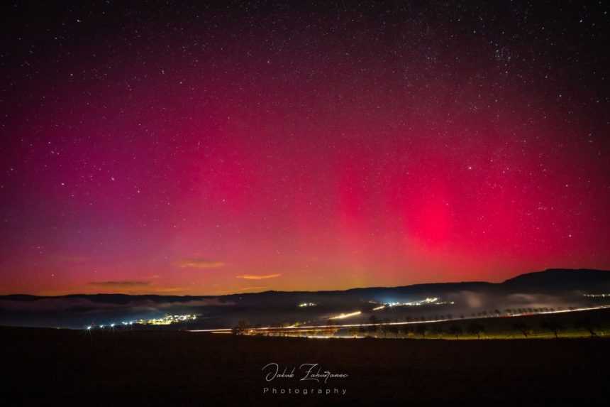 Zmeškali ste nedeľné divadlo na oblohe? Polárna žiara môže byť viditeľná znova, potvrdil astronóm