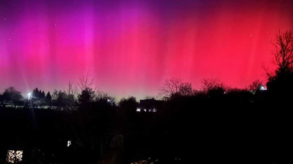 Zmeškali ste nedeľné divadlo na oblohe? Polárna žiara môže byť viditeľná znova, potvrdil astronóm