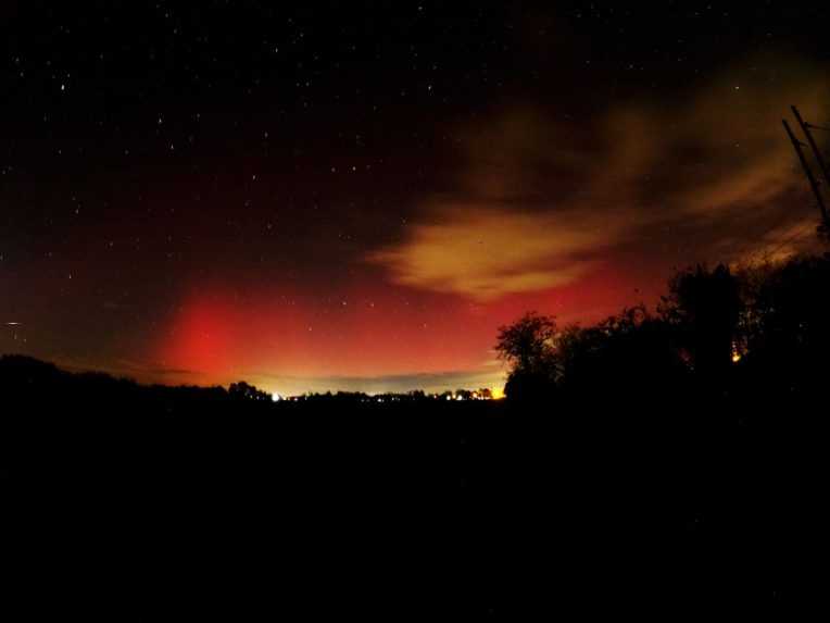 Zmeškali ste nedeľné divadlo na oblohe? Polárna žiara môže byť viditeľná znova, potvrdil astronóm