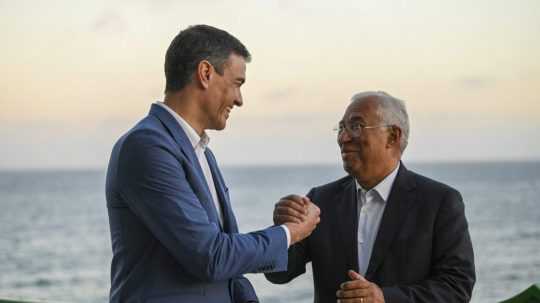 Na snímke vpravo António Costa.