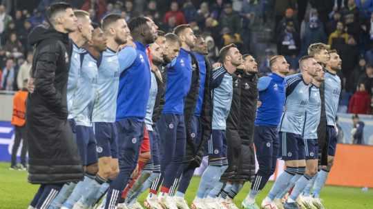 Slovan nastúpi v zápase konferenčnej ligy bez brankárskej jednotky. V Grazi majú obavy z ultras