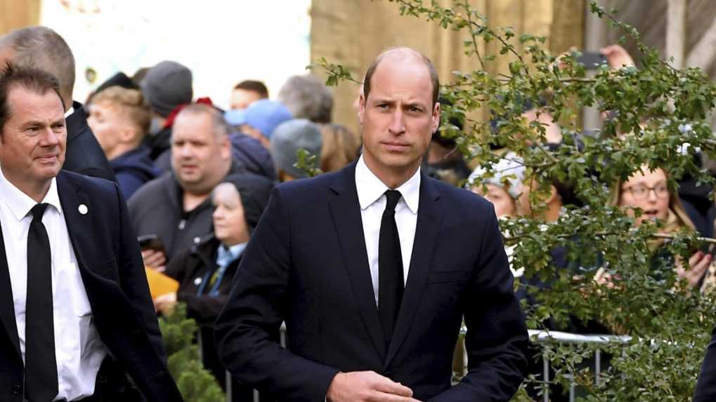 Britský princ William prichádza na pohreb futbalovej legendy Manchestru United Bobyho Charltona v Manchestri.